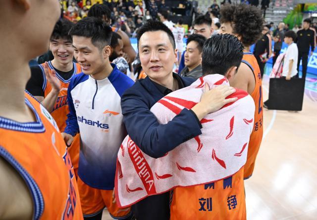 黑白体育官方网站-【观察】时隔24年，上海又将“鲨”回巅峰？
